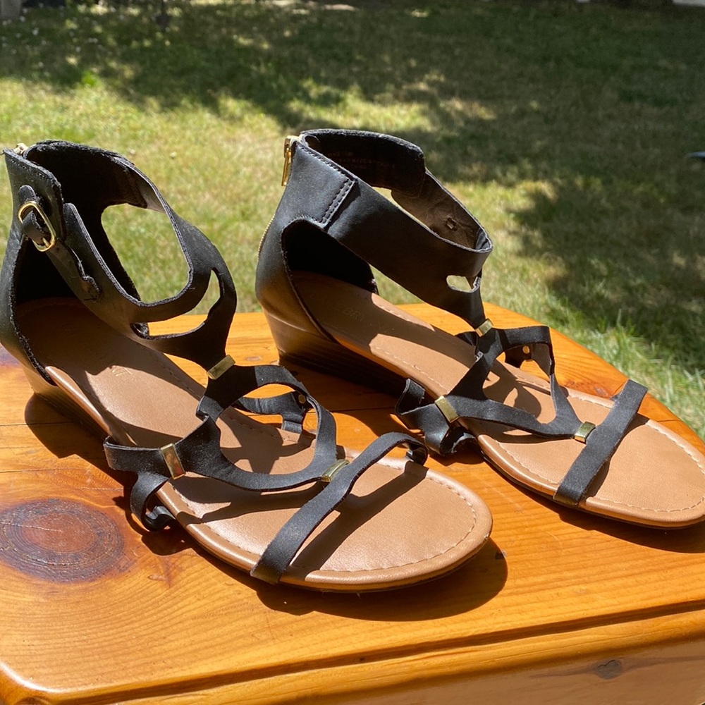 PRICE DROP!! Low heel sandals